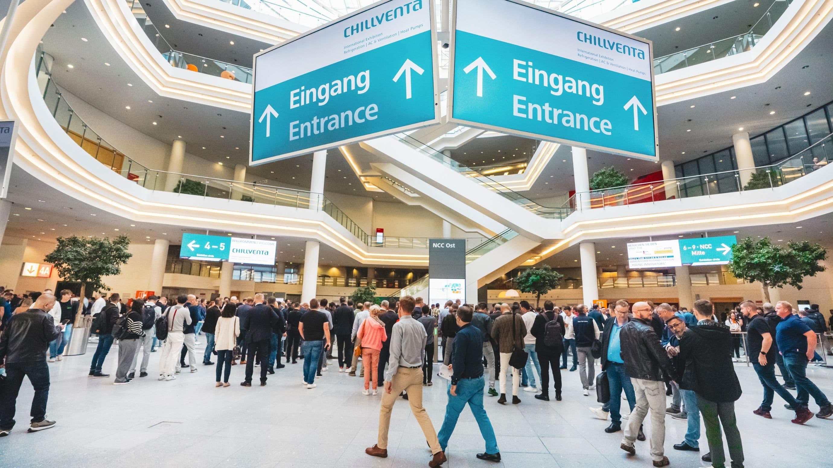 View of NCC Ost during Chillventa. Many trade fair visitors walk towards the entrance.