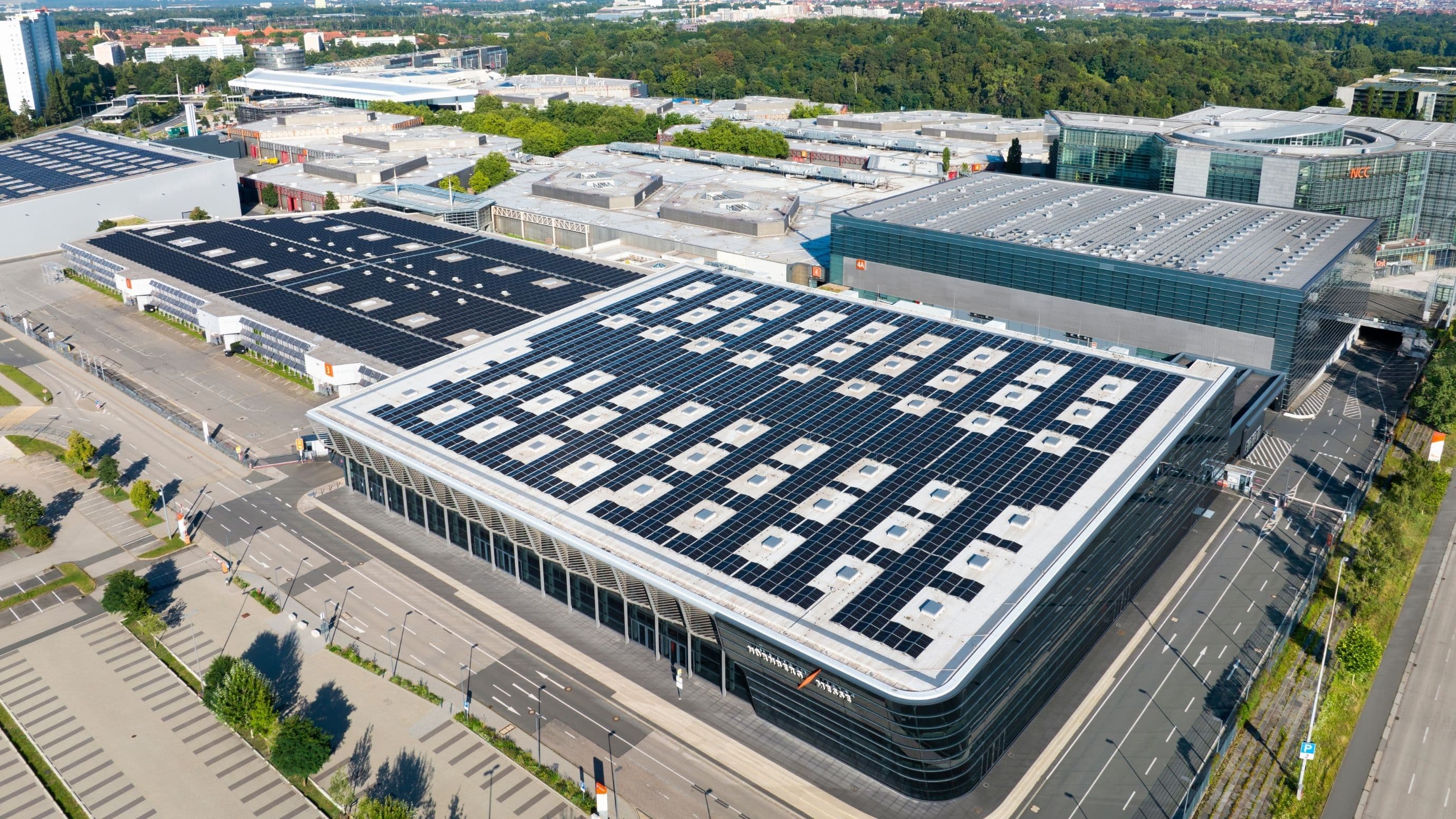 Bird's-eye view of Halls 3A and 3C, on which there is a photovoltaic system.
