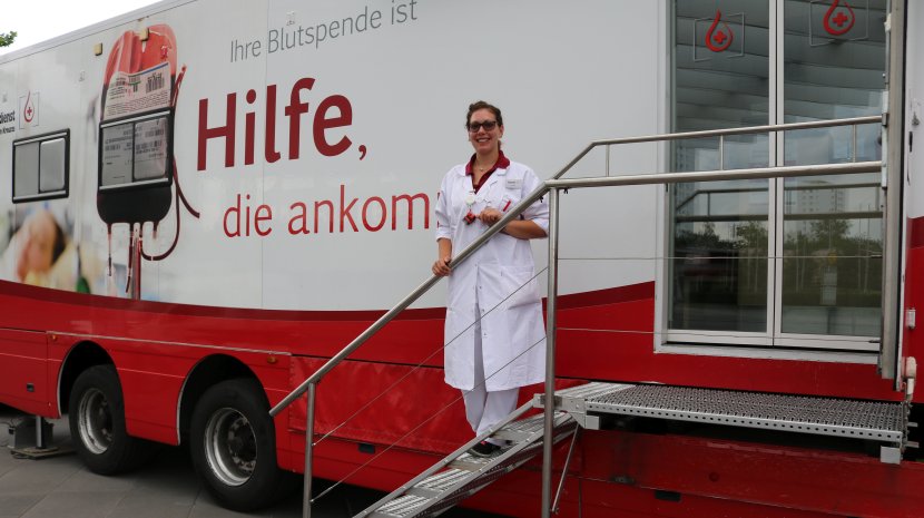 Jennifer Bray, Teamleiterin im Blutspendemobil des BRK Jennifer Bray