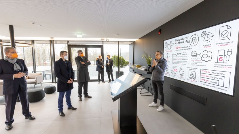 Impression of the interior of the Audi charging hub at the opening press conference on 16.12.2021.
