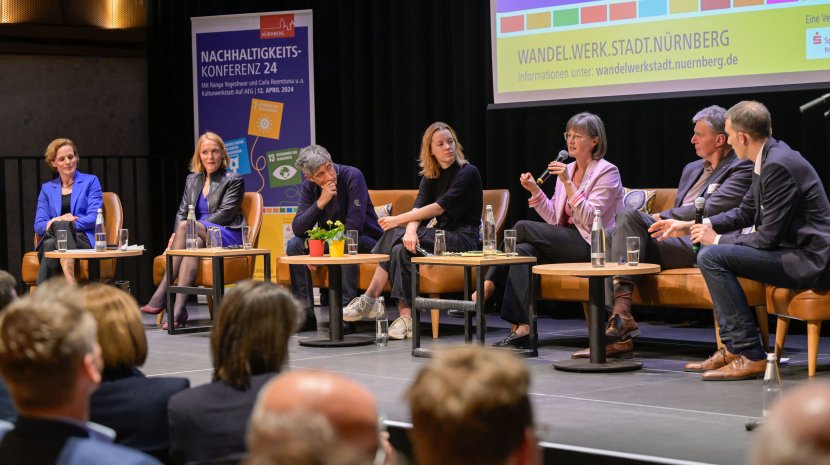 Diskussionsrunde mit Ranga Yogeshwar und Carla Reemtsma u.a. Diskussionsrunde mit Ranga Yogeshwar und Carla Reemtsma u.a.