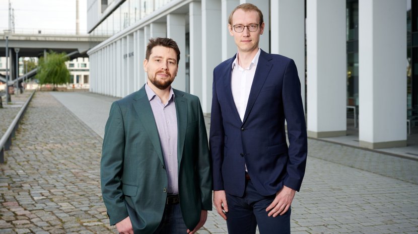 RedMimicry Gründer: Alexander Rausch, Stefan Steinberg RedMimicry Gründer: Alexander Rausch, Stefan Steinberg