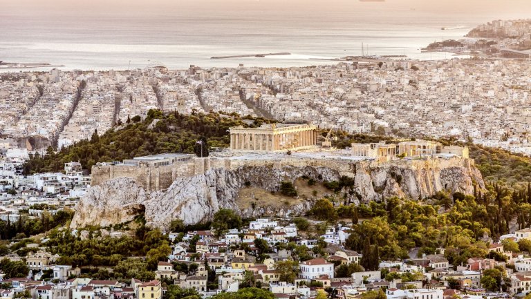 Athen und Akropolis bei Sonnenuntergang, Griechenland