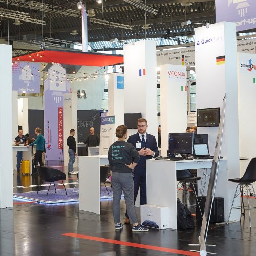 Startup-Area embedded world