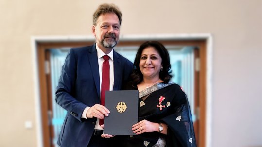 Sonia Prashar receives Germany´s Order of Merit 