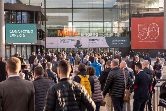 Eingang Mitte der NürnbergMesse während der Chillventa